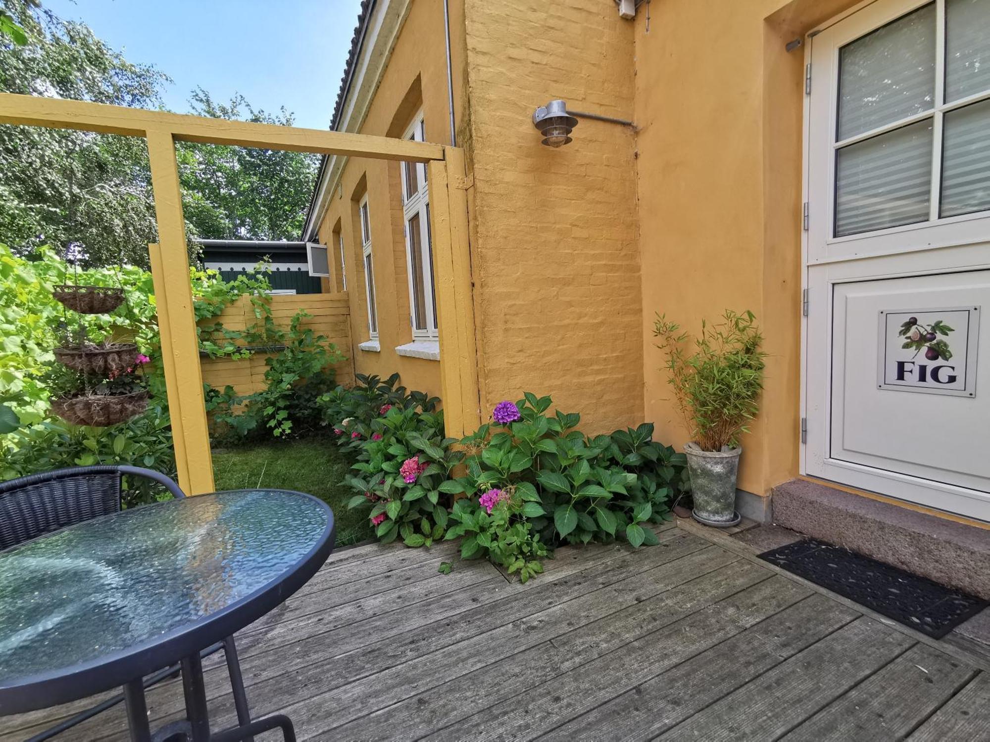 The Fig Studio - "Den Gule Svane" Guest House - Near Ronne & Beach Exteriér fotografie